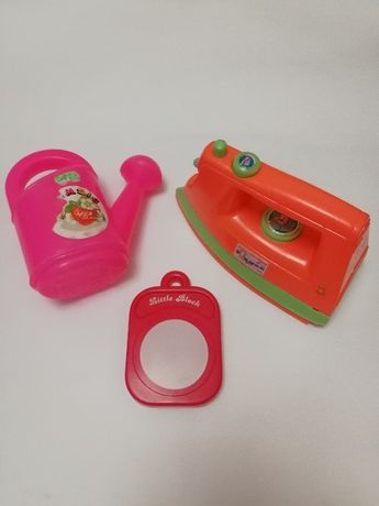 Іграшки дитячі (праска, поливалка, дзеркало)