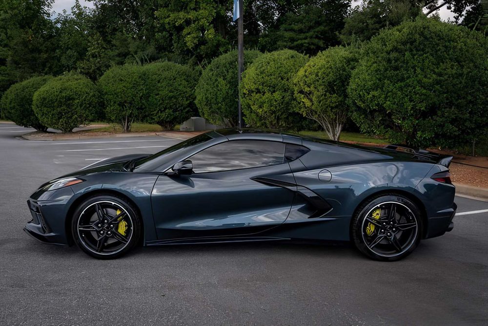 Chevrolet Corvette      2021