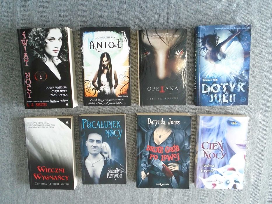 Książki: Tahereh Mafi, L.A Weatherly, L.J Smith, Darynda Jones i inni
