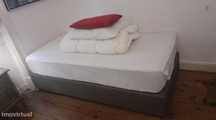 783782 - Quarto com cama de solteiro em...