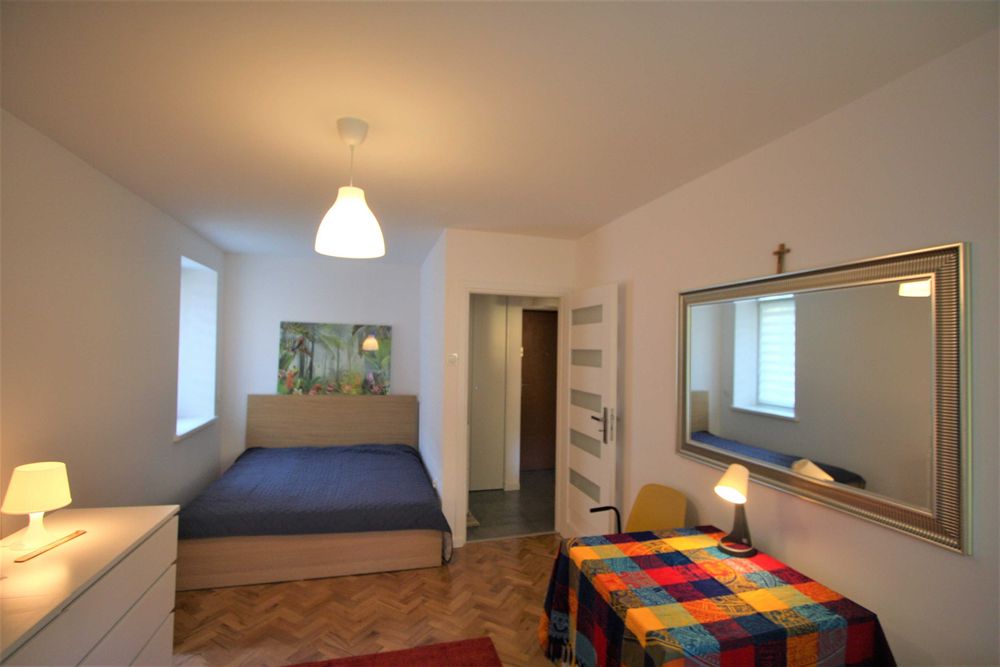 Kawalerka 28m2 na ul. Orzeszkowej, Śródmieście, balkon, parking.