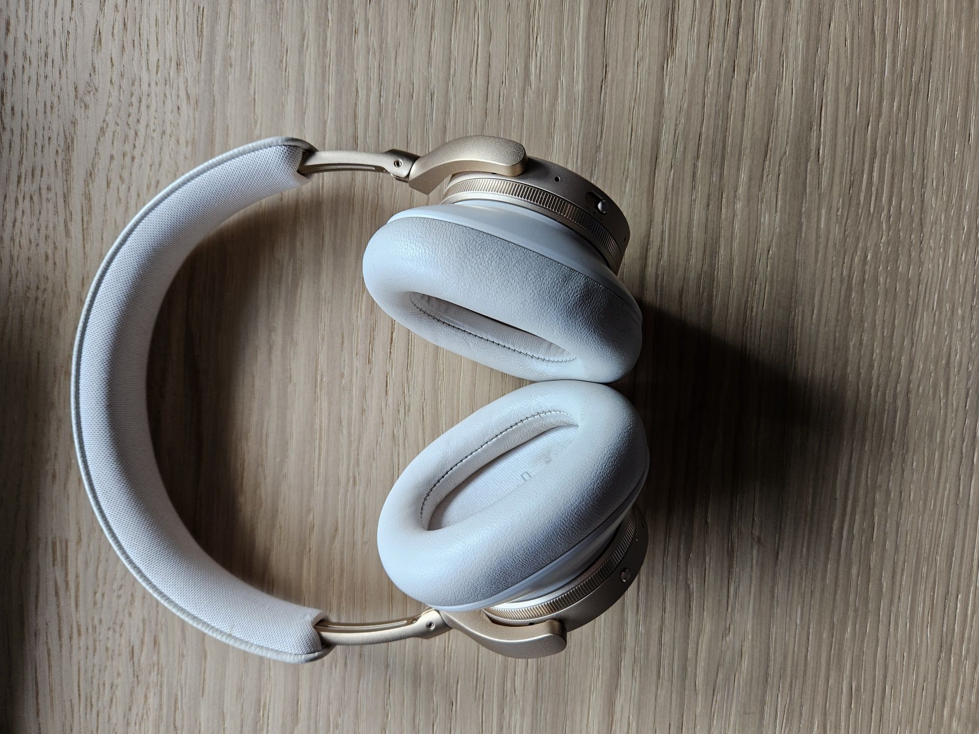 Bang and Olufsen Beoplay H95