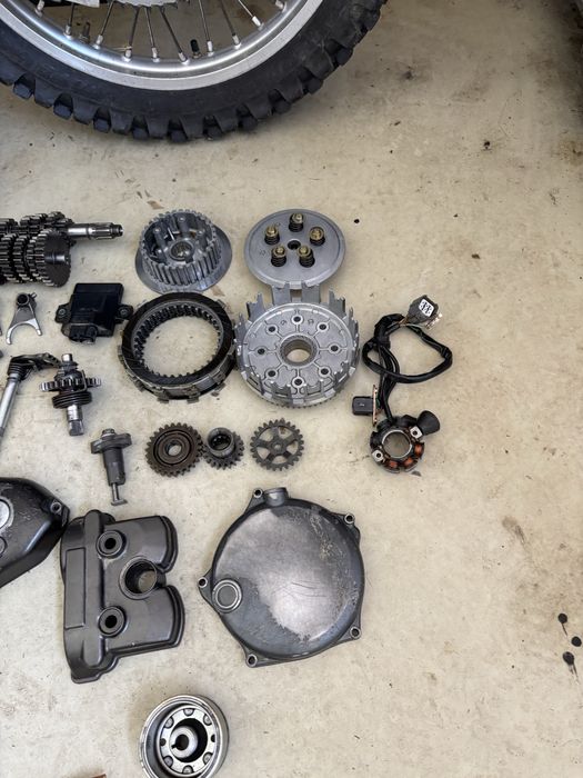 Części SUZUKI RMZ250 R 04-06 Głowica Kartery Skrzynia Moduł Sprzęgło