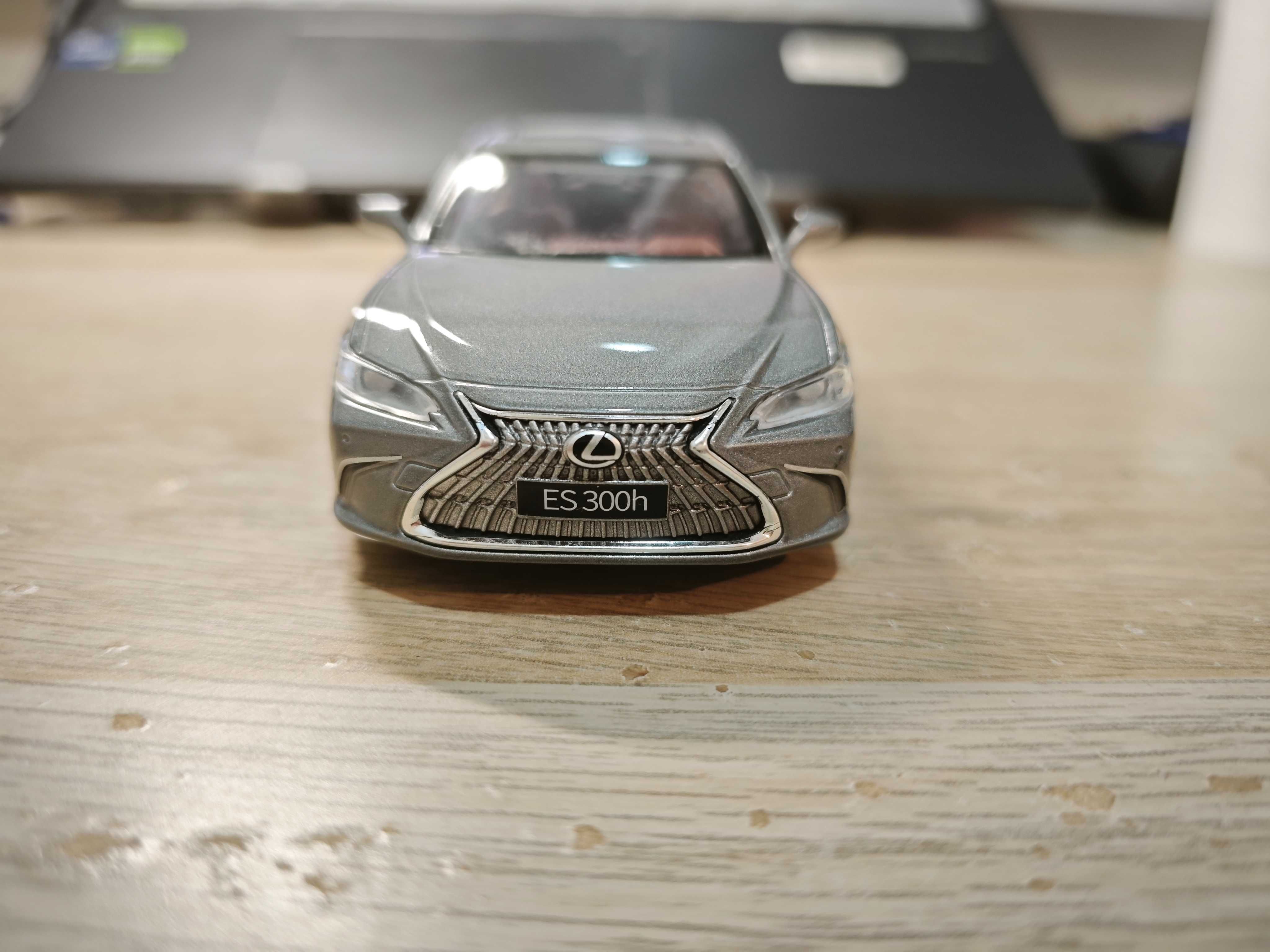 miniatura 1/35 Lexus ES300h