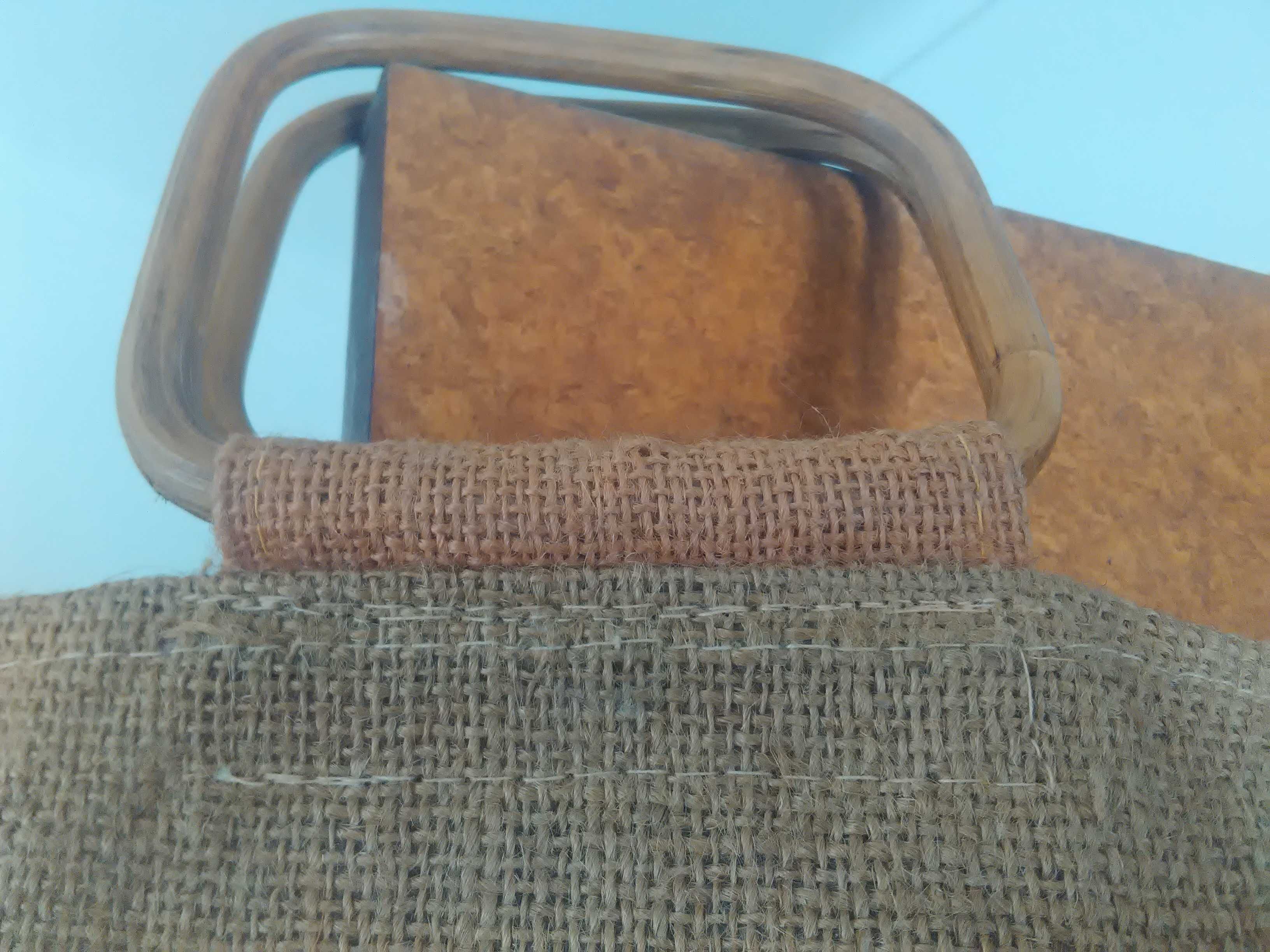 Saco vintage com pegas de madeira
