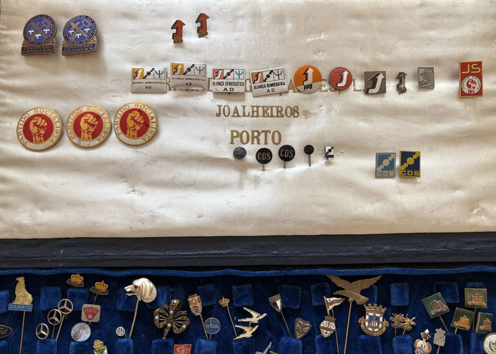 Alfinetes pins varios