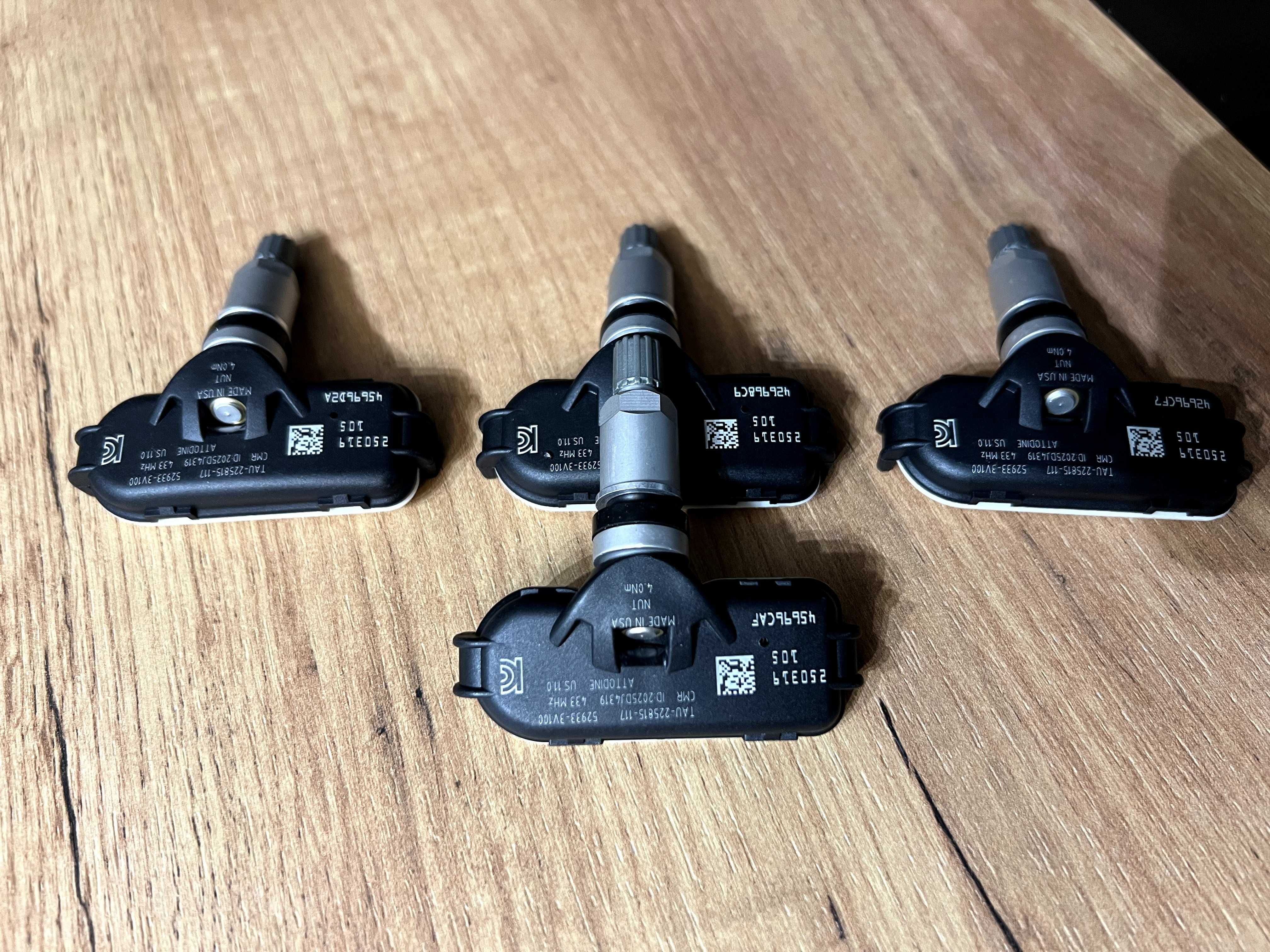 Czujniki ciśnienia opon powietrza Hyundai^ KIA^ Nowe^ 52933-3V100 TPMS