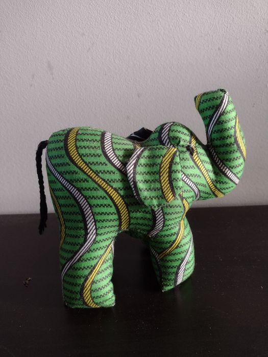 Słoń maskotka pluszak