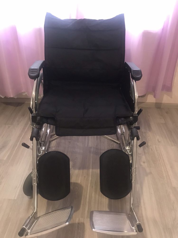 Продам инвалидную коляску,б/у