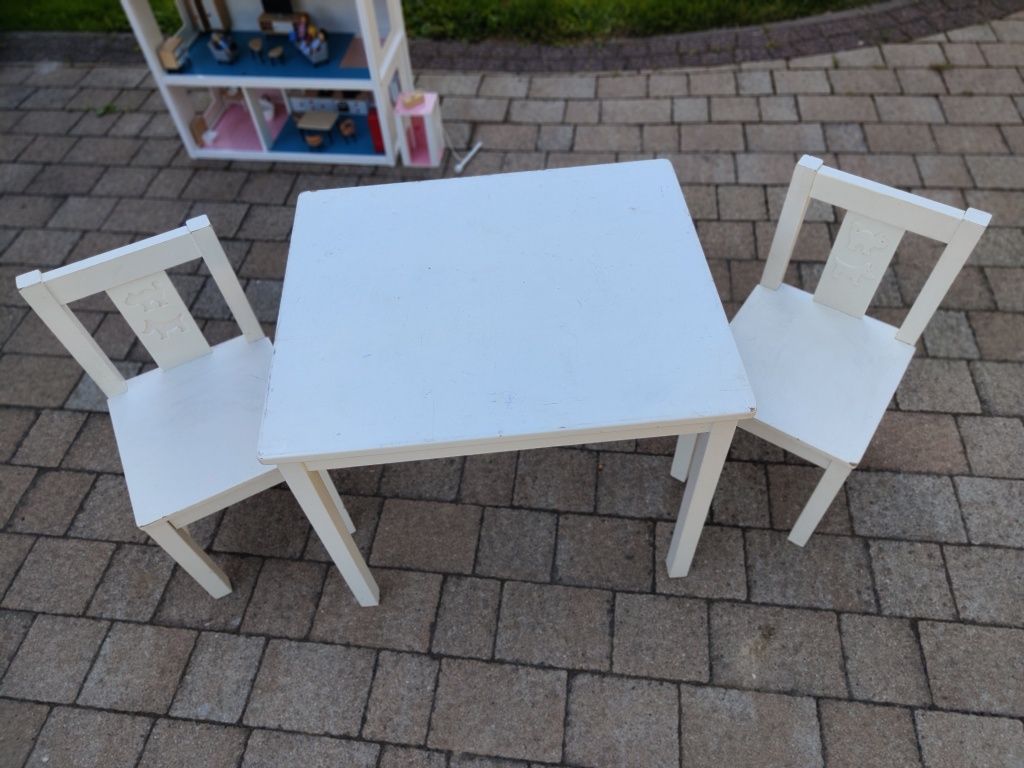 Stolik i krzesełka Ikea
