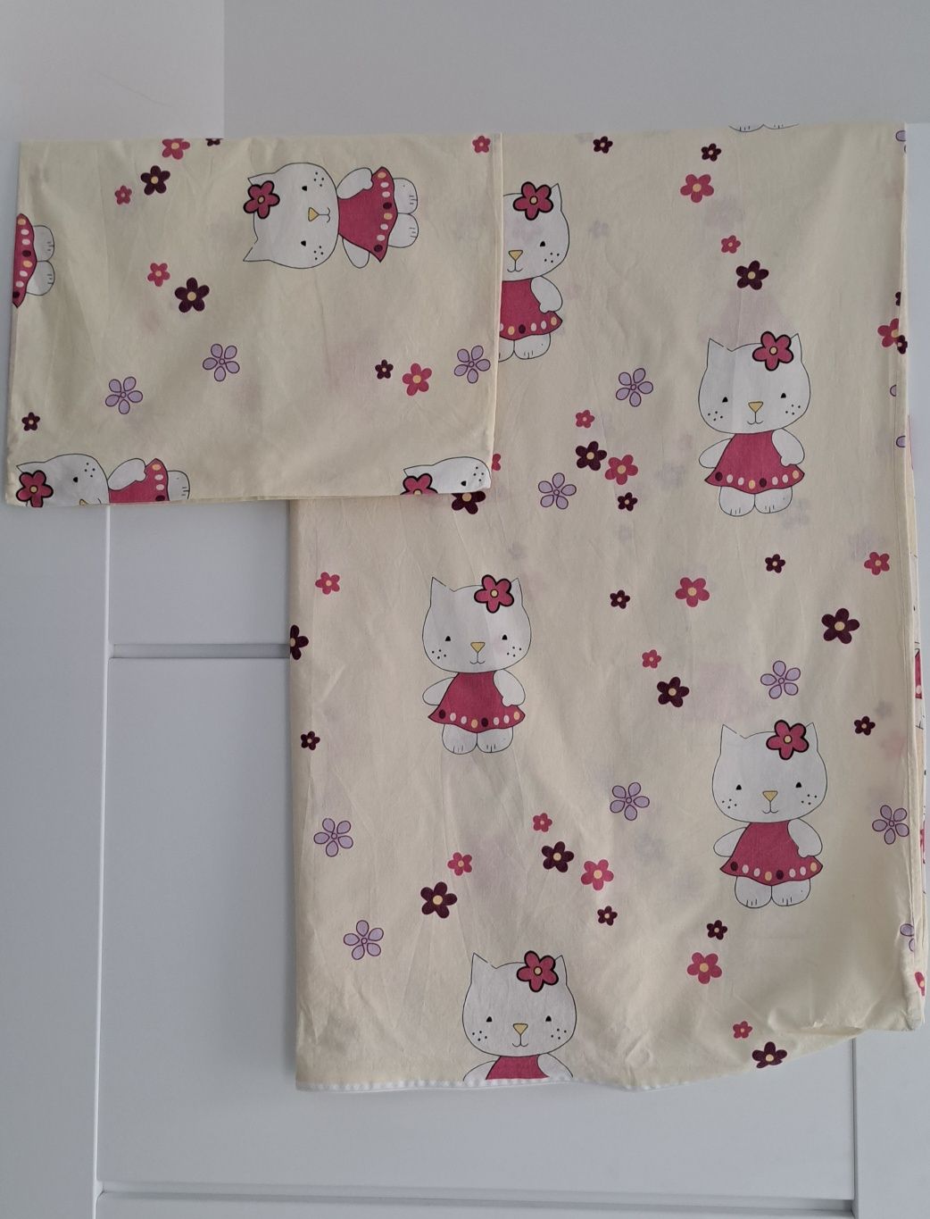 Pościel dla dziewczynki Hello Kitty + prześcieradło