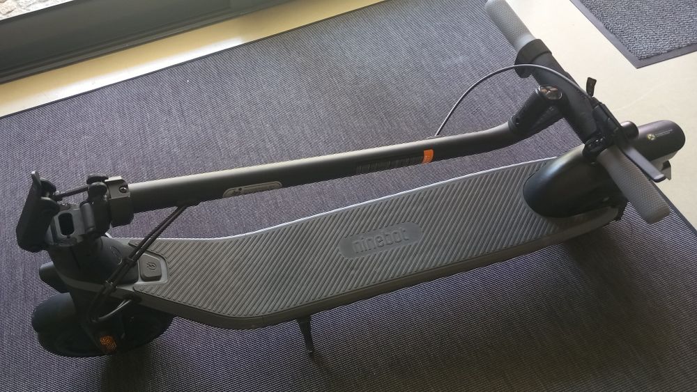 Trotinete Elétrica Segway Ninebot E2