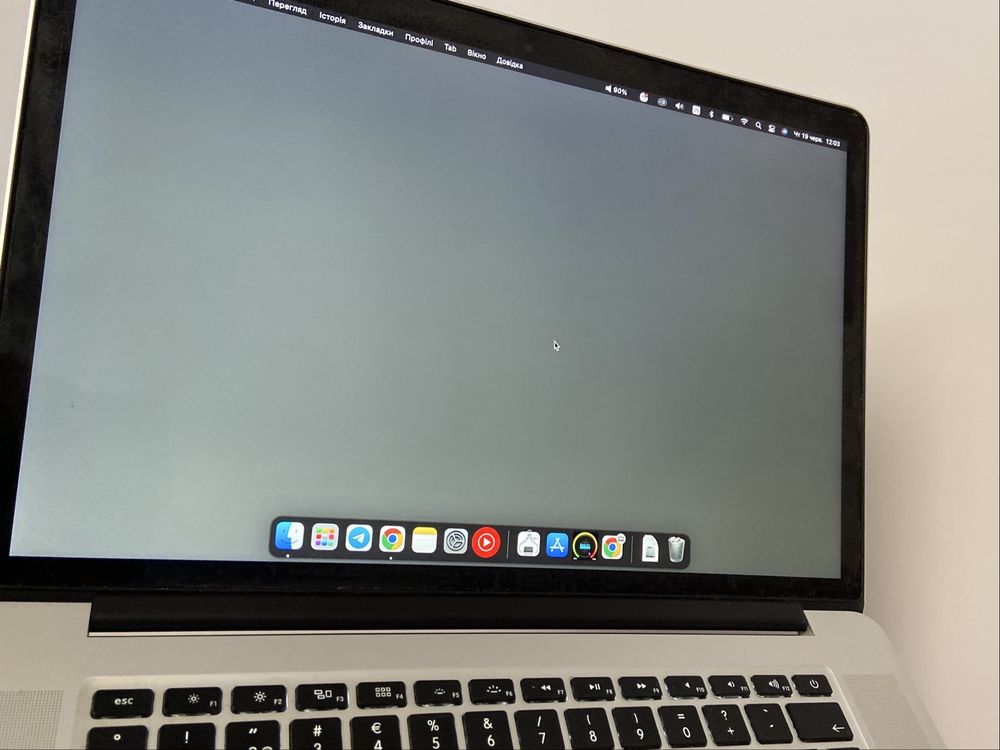 MacBook Pro 15” (Mid 2015) – Intel Core i7 / 16GB RAM / 251GB SSD