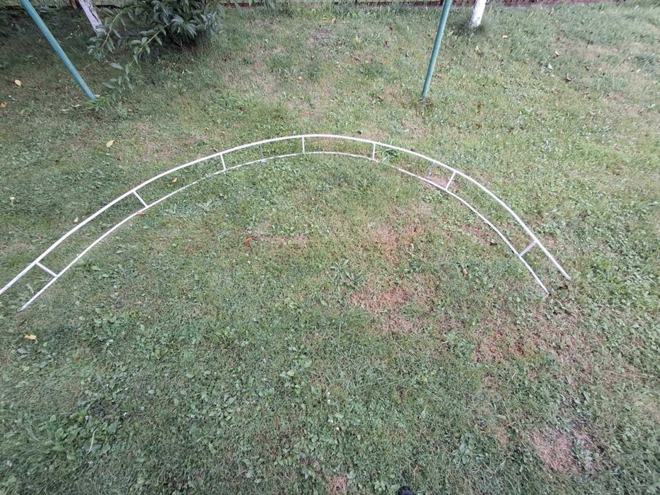 Brama weselna w kształcie łuku