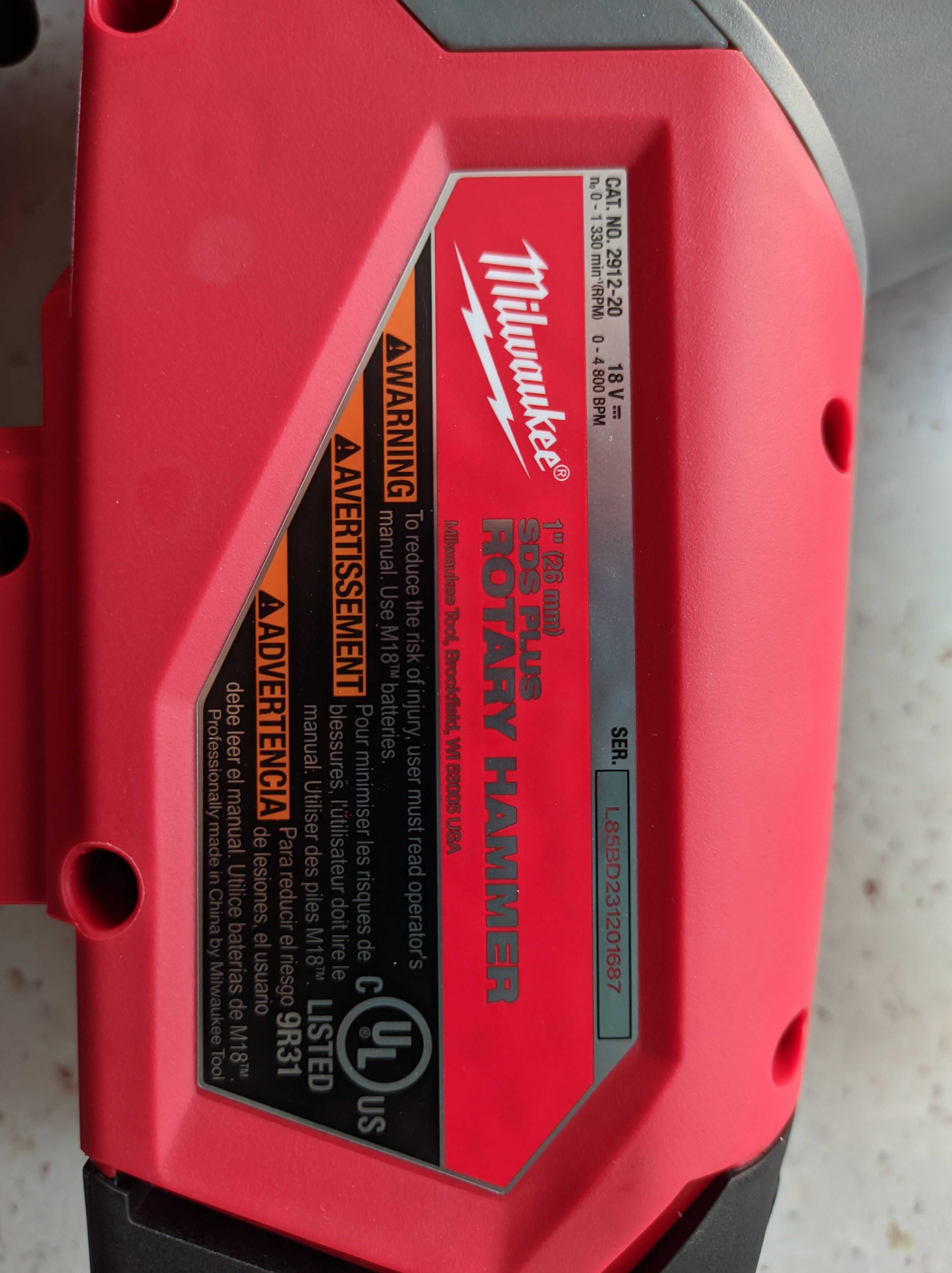 Бесщеточный аккумуляторный перфоратор Milwaukee M18 FUEL 2912-20 2,7Дж