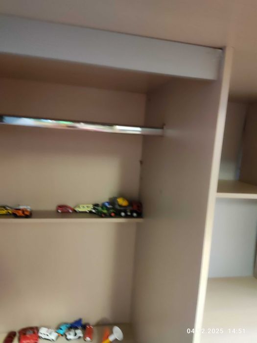 Ліжко-горище з шафою і столом