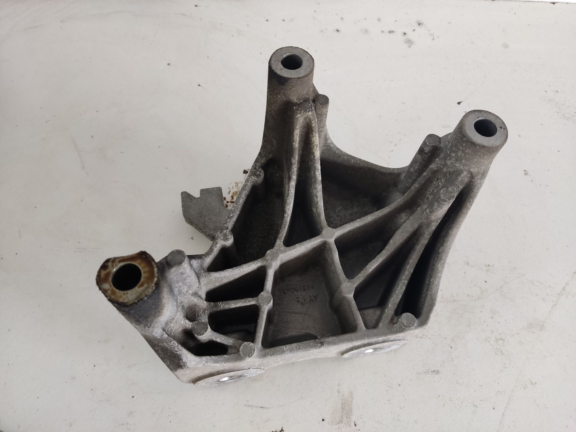 Opel Corsa E Adam Łapa mocowanie silnika 1.4 Turbo