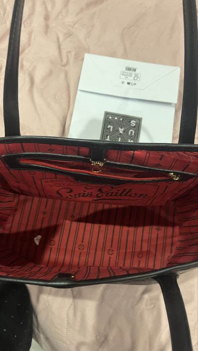 Torebka na ramię z czerwonym środkiem