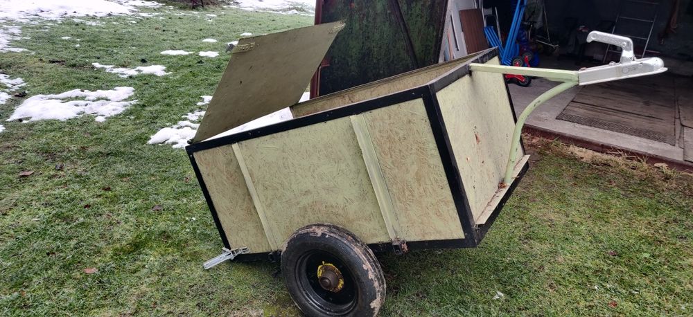 przyczepka do traktorka ogrodowego, wysokie burty, mocne koła i piasty