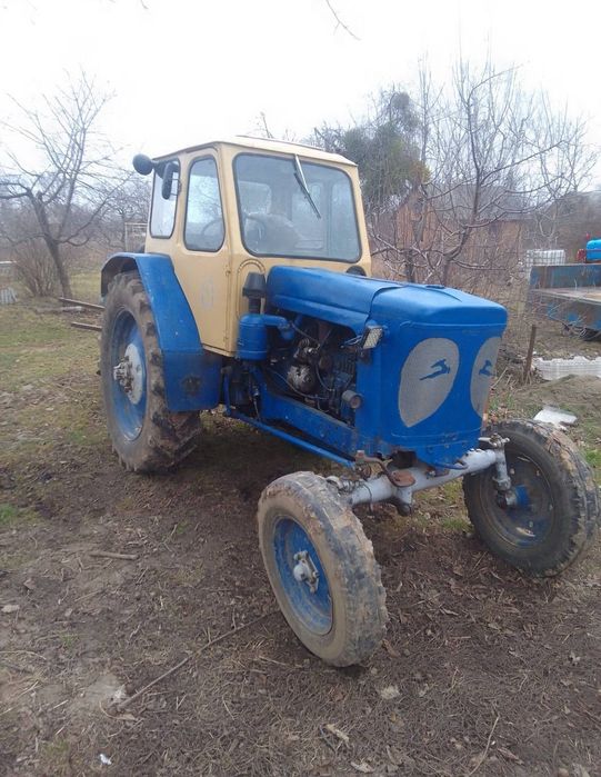 Продам трактор ЮМЗ 6 на ходу ідеал