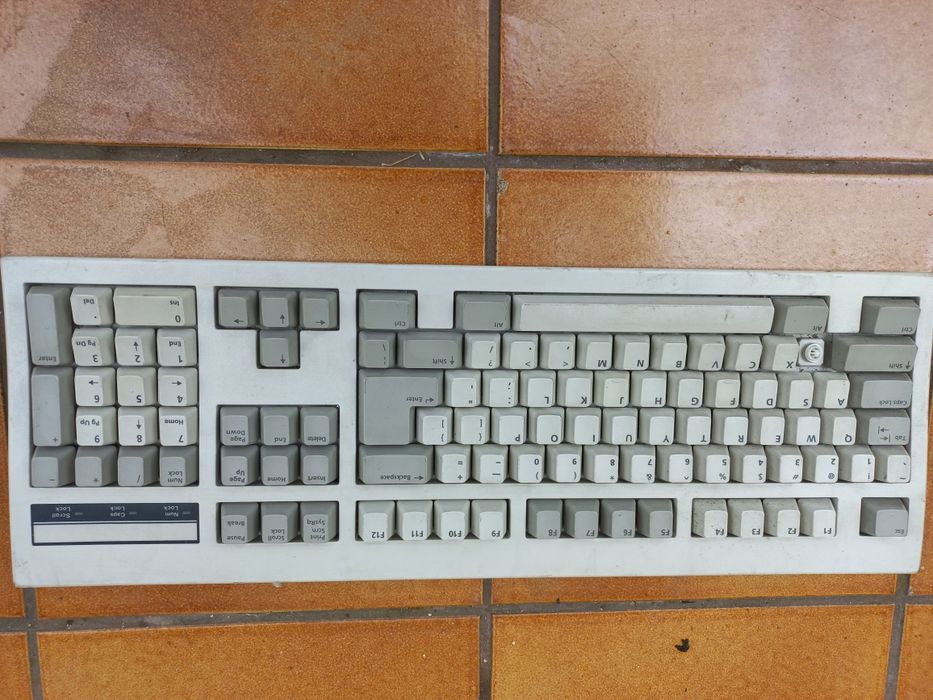 Klawiatura komputerowa używana