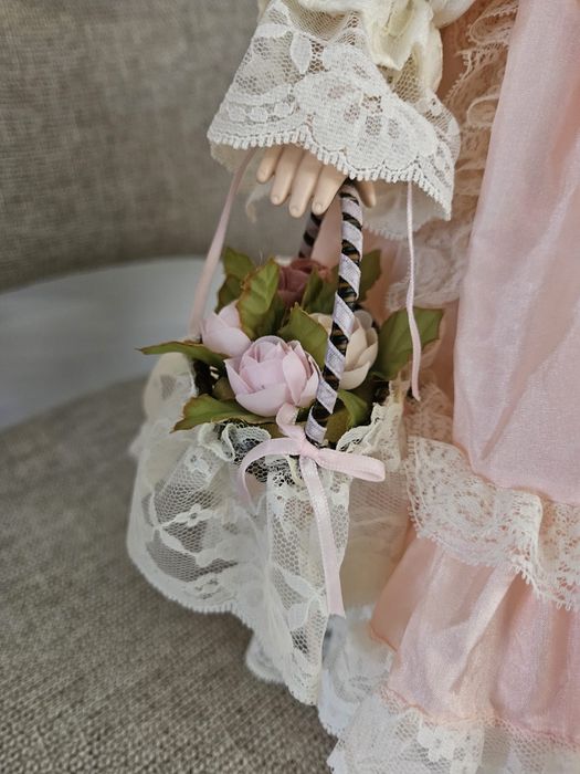 Boneca porcelana - 45 cm