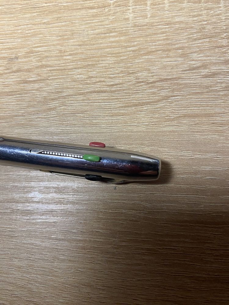 Шариковая многоцветная ручка