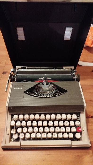 Máquina de escrever antiga - Messa