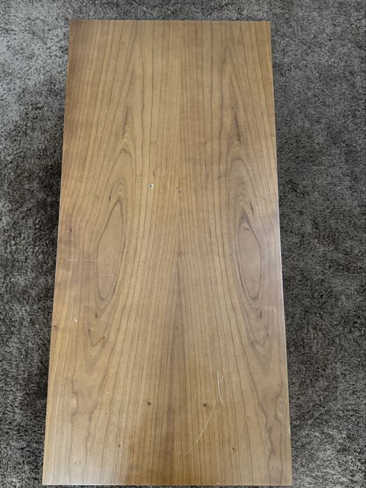 Mesa de centro em madeira maciça