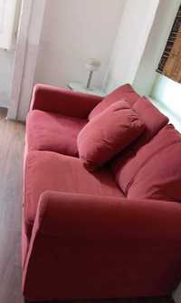 Sofá vermelho usado em bom estado