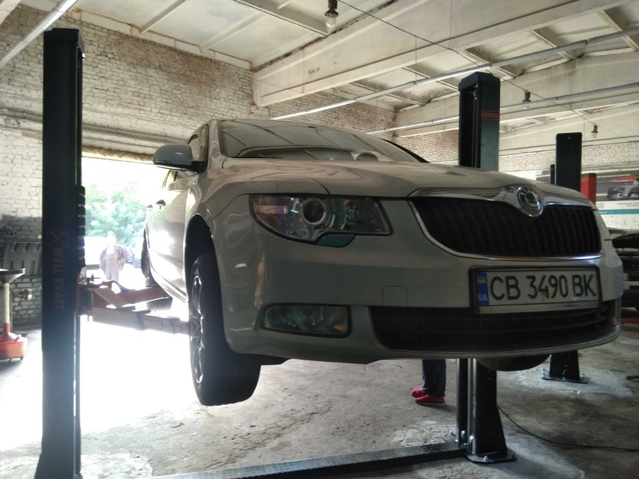 двухстоичный подъемник 5 т. Длинные лапы.