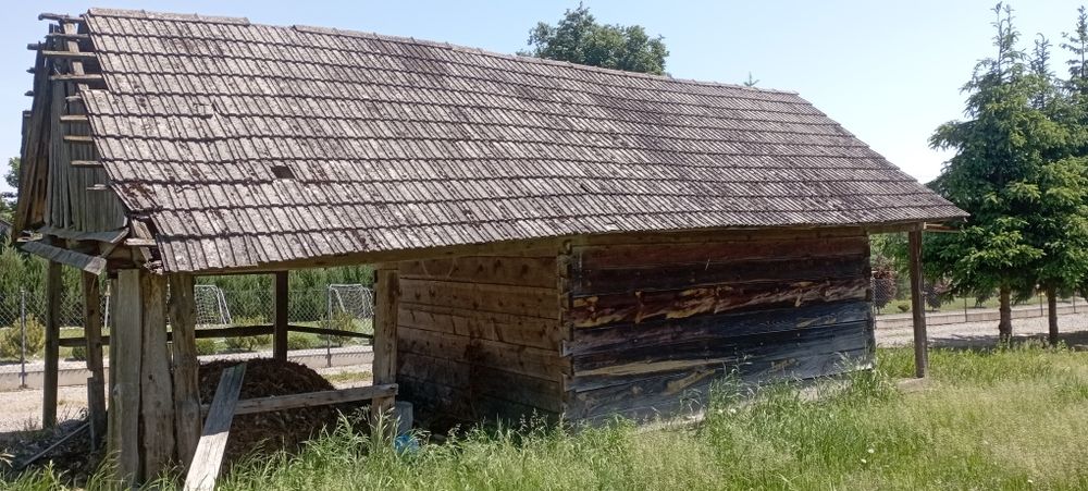 Stary  spichlerz komórka stare drewno bale