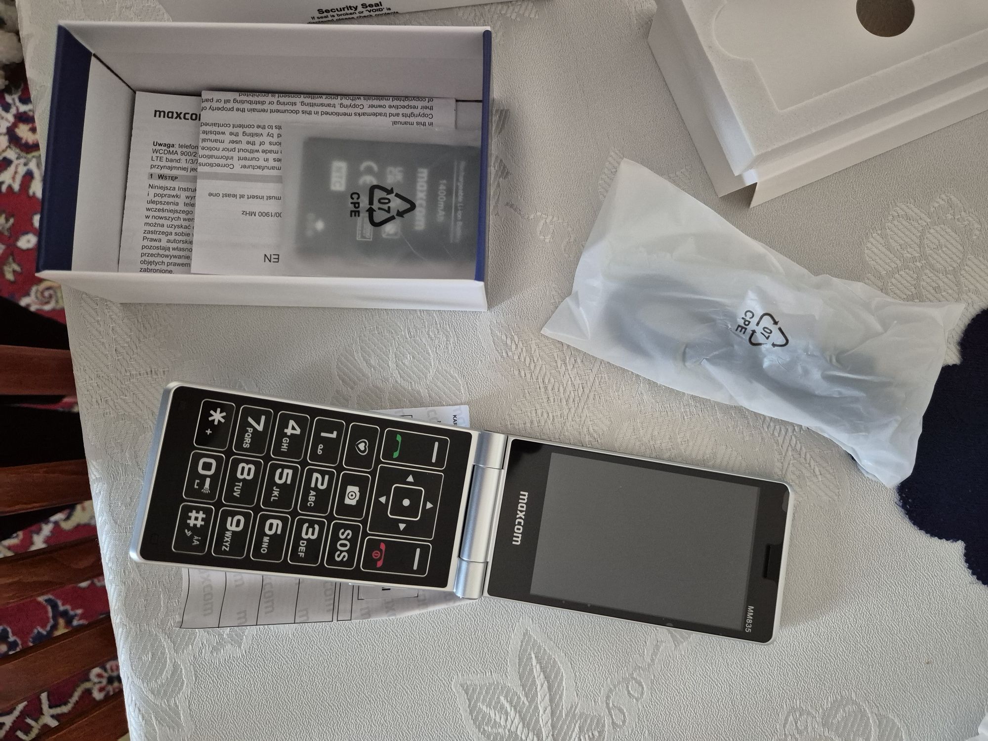 Telefon dla seniora MaxCom mm835