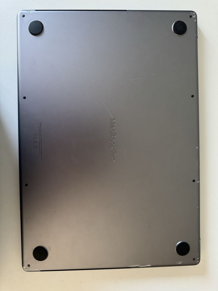 Macbook Pro 16,2” Czip M1 MAX, dysk 1 TB