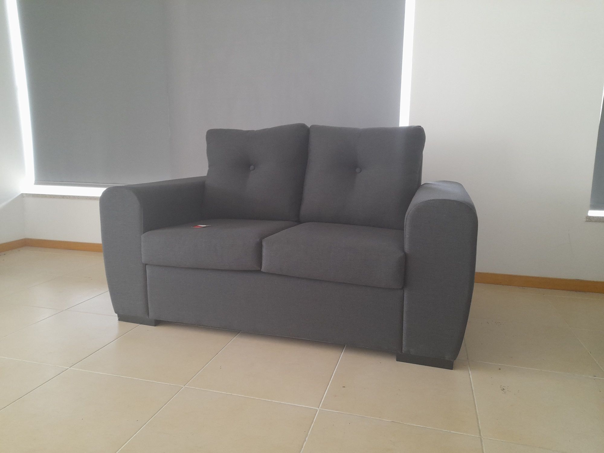 Sofá  2 lugares novo