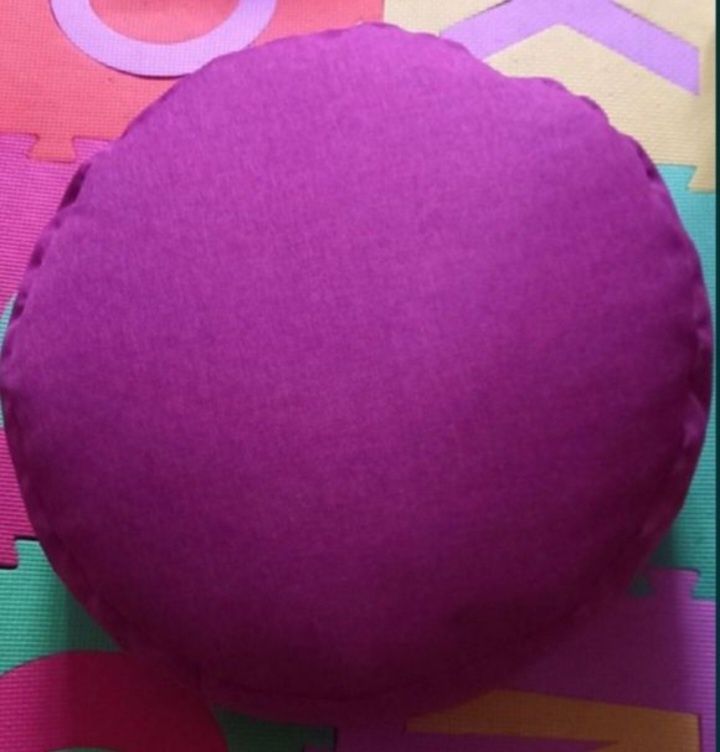 Nowa fajna fioletowa pufa dla dzieci