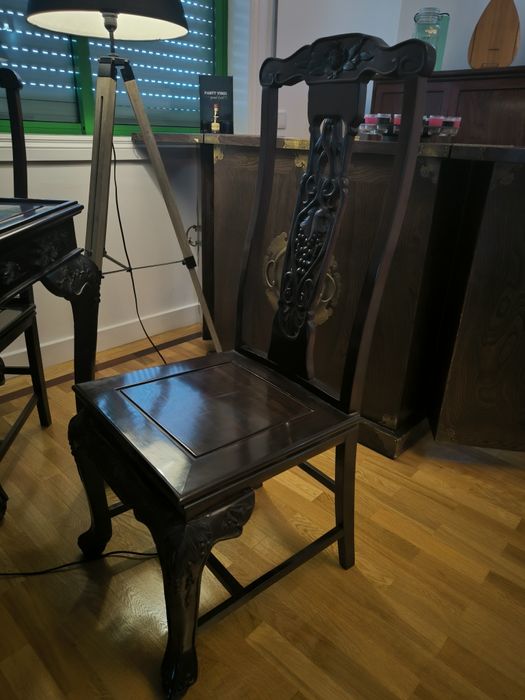 Mesa de jogo neoclassica