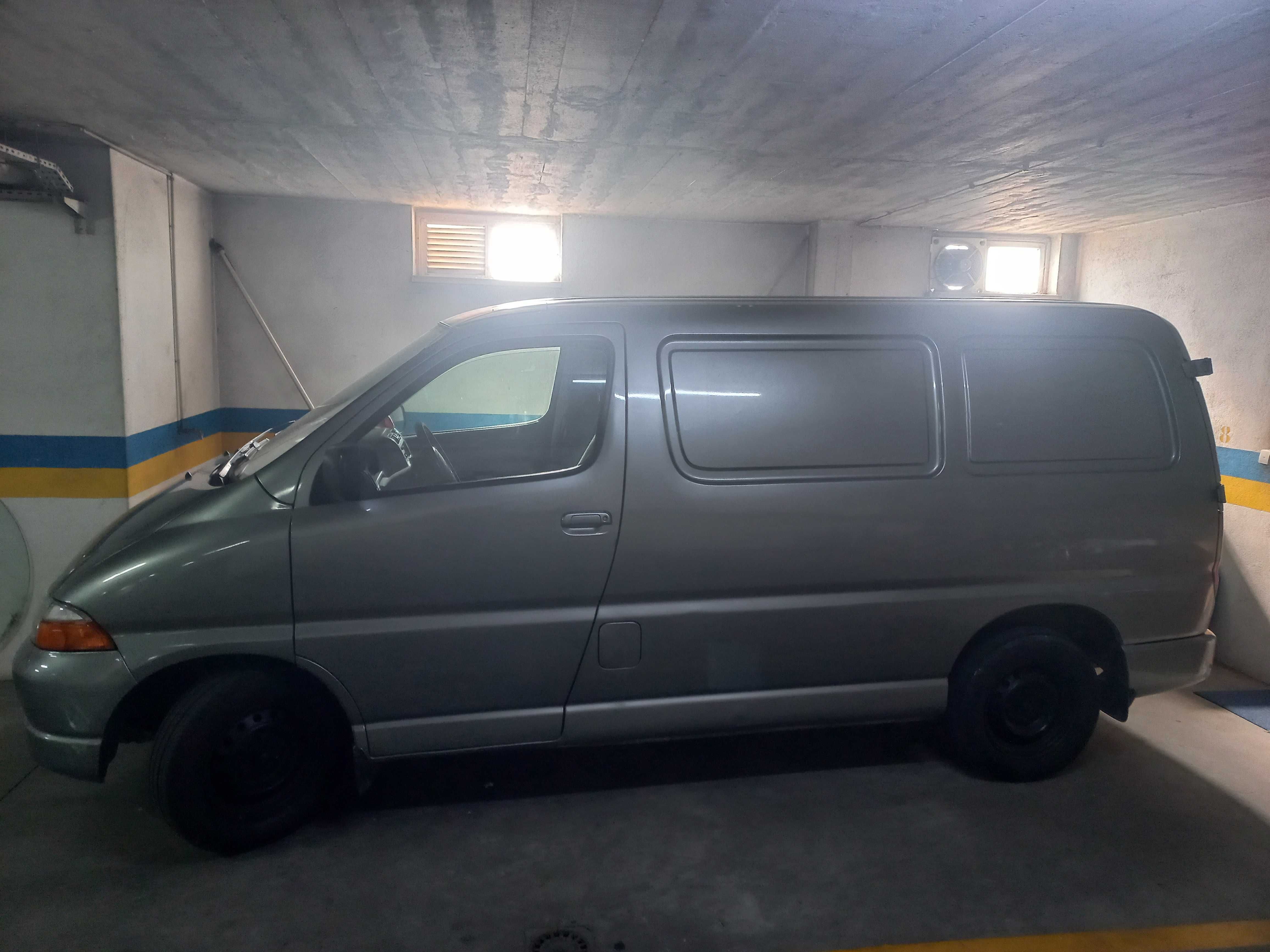 Toyota hiace 2004