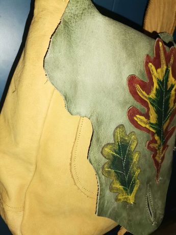 Skórzana, artystyczna torebka żółta