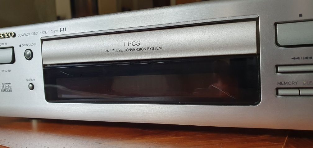 CD Player Onkyo C-721