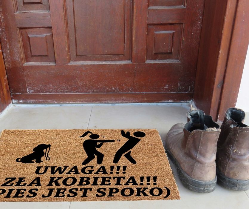 Wycieraczka pod drzwi gruba 60x90cm mata do butów ZŁA KOBIETA PIES