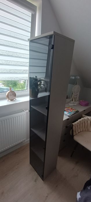 Wisząca witryna, szklane drzwi, kolor kaszmir