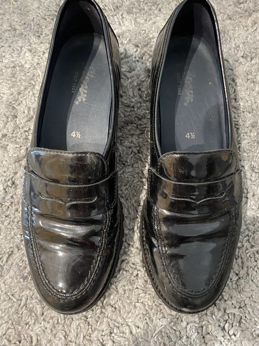 Лофери лакові в гарному стані