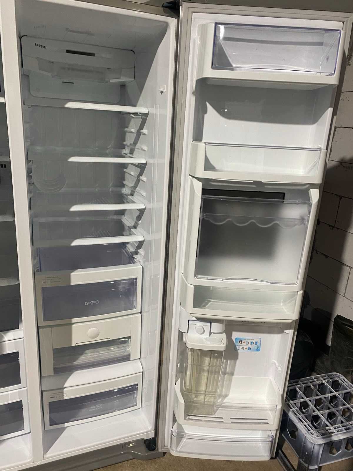 Side-by-side холодильник LG GS5162AELZ з морозильною камерою