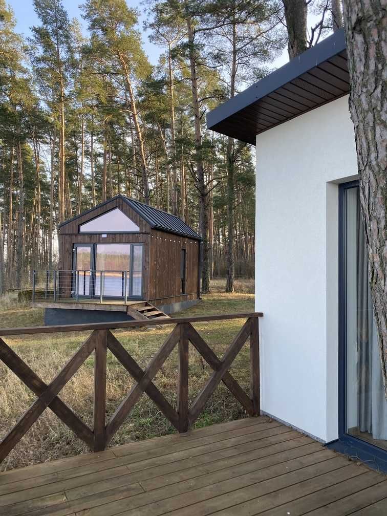 Domek nad jeziorem, pomost, las, wynajem całoroczny