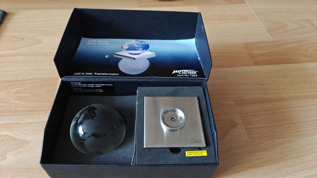 Lampka nocna 3D LED / Kula ziemska