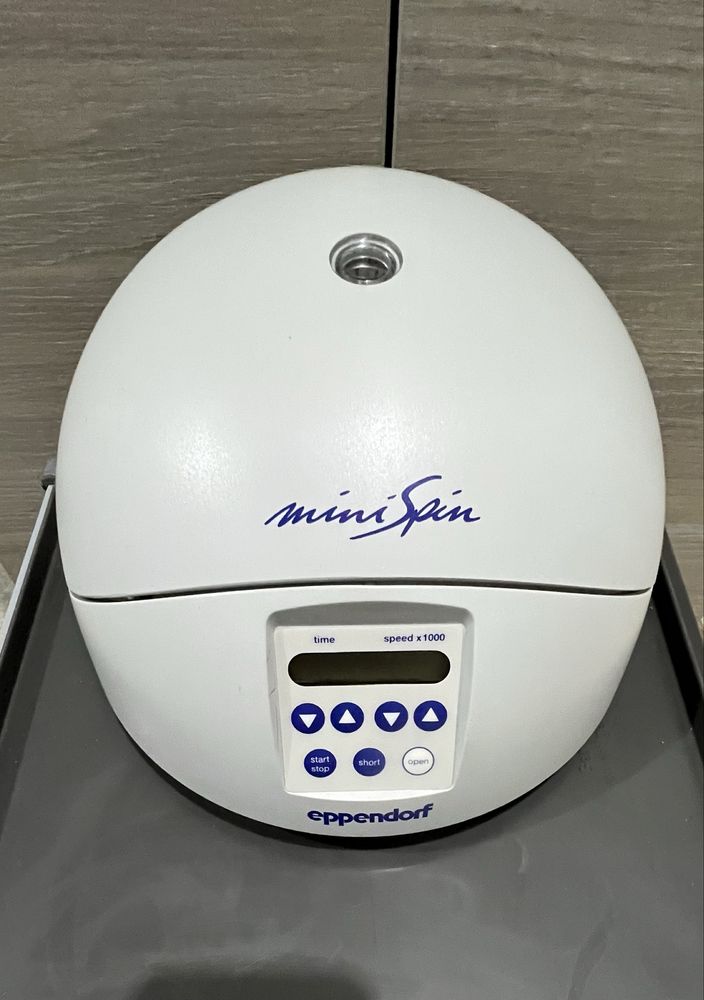 Центрифуга Eppendorf MiniSpin для микропробирок