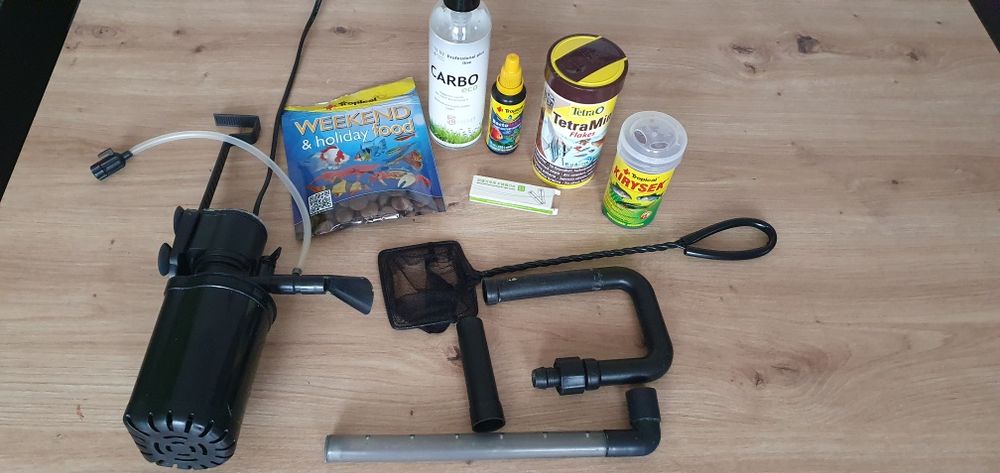 Zbiornik akwarystyczny z wyposażeniem+szafka.