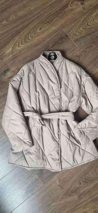 Осінньо-весняна куртка на пояс