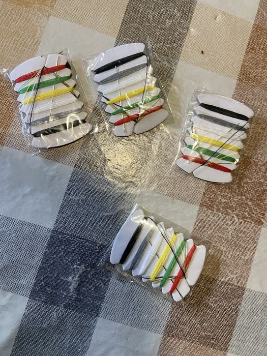 4  peças mini kit  costura  de viagem ( Portes gratis )